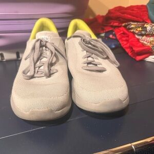 Men’s kizik size 13